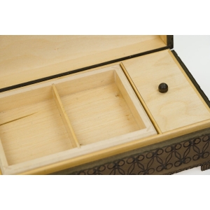 57700 CEPELIA SZKATUŁKA KUFEREK MILENIUM KRAKÓW DREWNIANE PUDEŁKO KASETKA NA KARTY (7).JPG