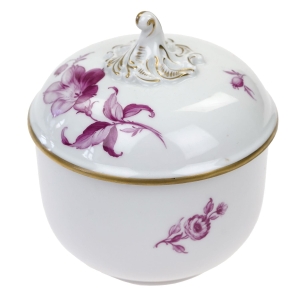 LUDWIGSBURG PRZEŚLICZNA BOMBONIERKA CUKIERNICZKA MALINOWE KWIATY