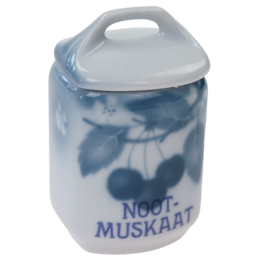 58006 LIMOGES CHARLES MARTIN STARY PORCELANOWY KUCHENNY POJEMNIK NA GAŁKĘ MUSZKATAŁOWĄ W WISIENKI (1).jpg