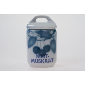 58006 LIMOGES CHARLES MARTIN STARY PORCELANOWY KUCHENNY POJEMNIK NA GAŁKĘ MUSZKATAŁOWĄ W WISIENKI (2).JPG