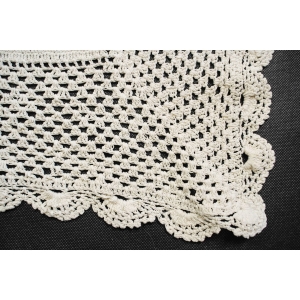 58431 SZYDEŁKO BIEŻNIK LAUFER SERWETA PLASTYCZNE KWIATY 91 X 50 CM (4).JPG