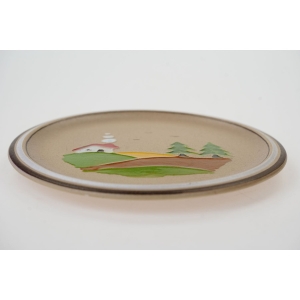 58450 S. MORA ŚLICZNY TALERZ PATERA NA ŚCIANĘ PEJZAŻ Z DOMKIEM (4).JPG