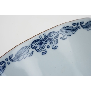 58931 RÖRSTRAND EAST INDIES PORCELANOWY ELEGANCKI WAZON W NIEBIESKIE KWIATY (4).JPG