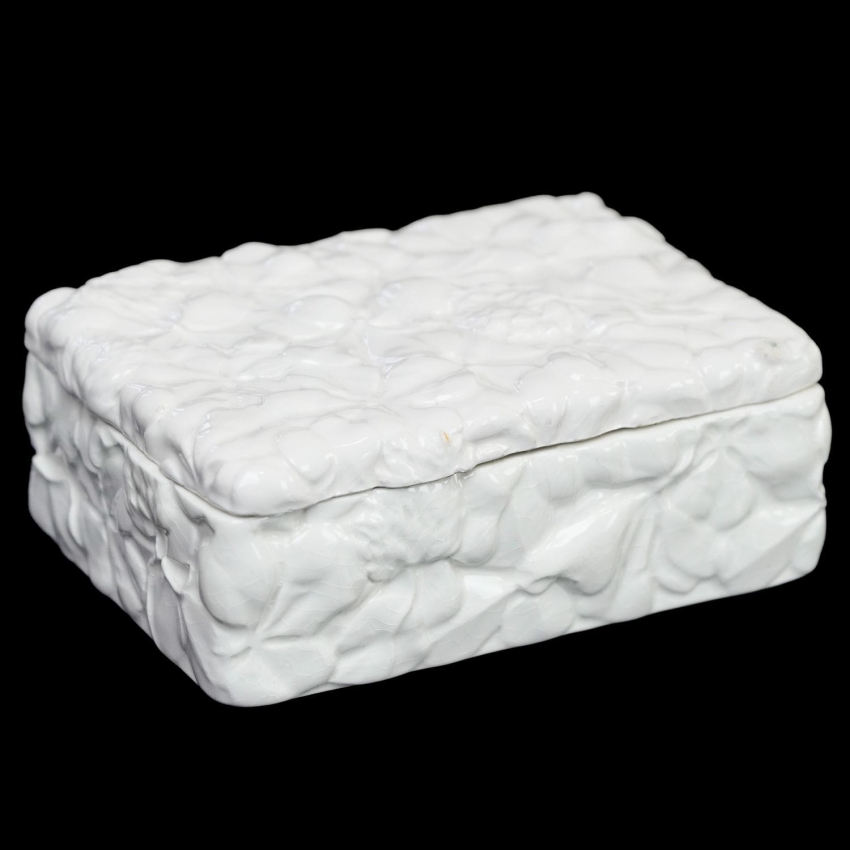 59173 WŁOCHY CERAMICZNA BOMBONIERA SZKATUŁA RELIEFY W LIŚCIE I KWIATY KONICZYNY (1).jpg