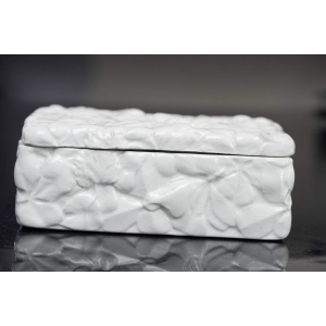 59173 WŁOCHY CERAMICZNA BOMBONIERA SZKATUŁA RELIEFY W LIŚCIE I KWIATY KONICZYNY (2).JPG