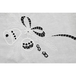 59255 BOŻE NARODZENIE OBRUS AŻUROWE HAFTY MOTYWY ŚWIĄTECZNE 74 x 74 CM (3).JPG