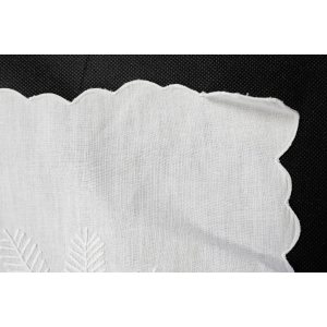 59255 BOŻE NARODZENIE OBRUS AŻUROWE HAFTY MOTYWY ŚWIĄTECZNE 74 x 74 CM (5).JPG