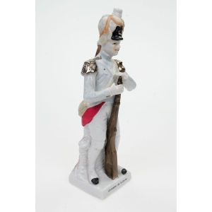 59716 CAPODIMONTE DUŻA FIGURA NAPOLEOŃSKIEGO ŻOŁNIERZA (3).JPG