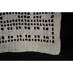 59795 SZYDEŁKO KREMOWA SERWETKA W KWIATKI 79 X 33 CM (4).JPG