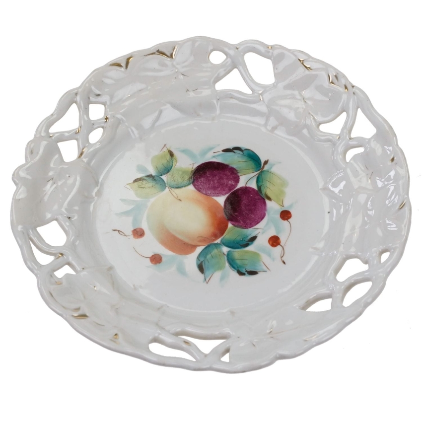 56988 BIEDERMEIER OWOCE RĘCZNIE MALOWANY AŻUROWY TALERZ ZABYTEK BRZOSKWINIA I ŚLIWKI (1).jpg