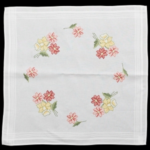 ŚLICZNY OBRUS RĘCZNIE HAFT KRZYŻYKOWY KOLOROWE DUŻE KWIATY 79 X 77 CM