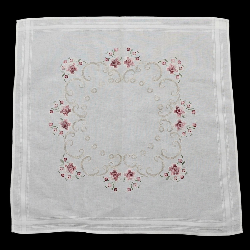 60191 ŚLICZNY OBRUS RĘCZNIE HAFT KRZYŻYKOWY RÓŻOWE KWIATY 77 X 77 CM (1).jpg