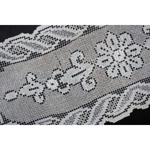 60241 KORONECZKA FILETOWA DWUBARWNA OWALNA SERWETA NA KOMODĘ 68 X 39 CM (2).JPG
