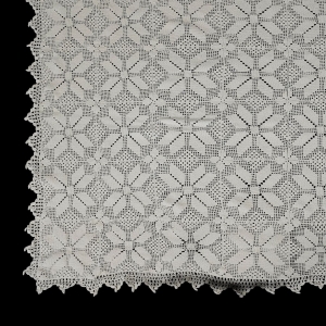 60254 SZYDEŁKO OBRUS W GWIAZDY 205 X 101 CM (1).JPG