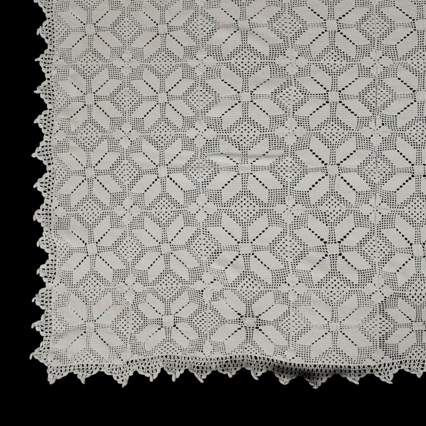 60254 SZYDEŁKO OBRUS W GWIAZDY 205 X 101 CM (1).JPG