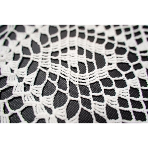 60629 SZYDEŁKO OBRUS AŻUROWY WZÓR 132 X 88 cm (4).JPG