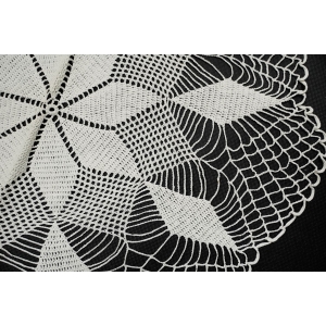 60838 SZYDEŁKO BIAŁA SERWETA Z ROZETĄ ŚR. 50 CM (2).JPG