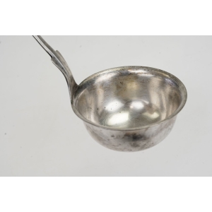 60953 WELLNER CHOCHLA ŁYŻKA WAZOWA Z SERCOWATYM TRZONKIEM (4).JPG