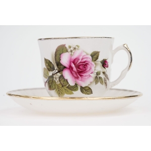 61283 ROYAL GARDEN ŚLICZNA FILIŻANKA ZE SPODKIEM CAŁA W KWIATY (2).jpg