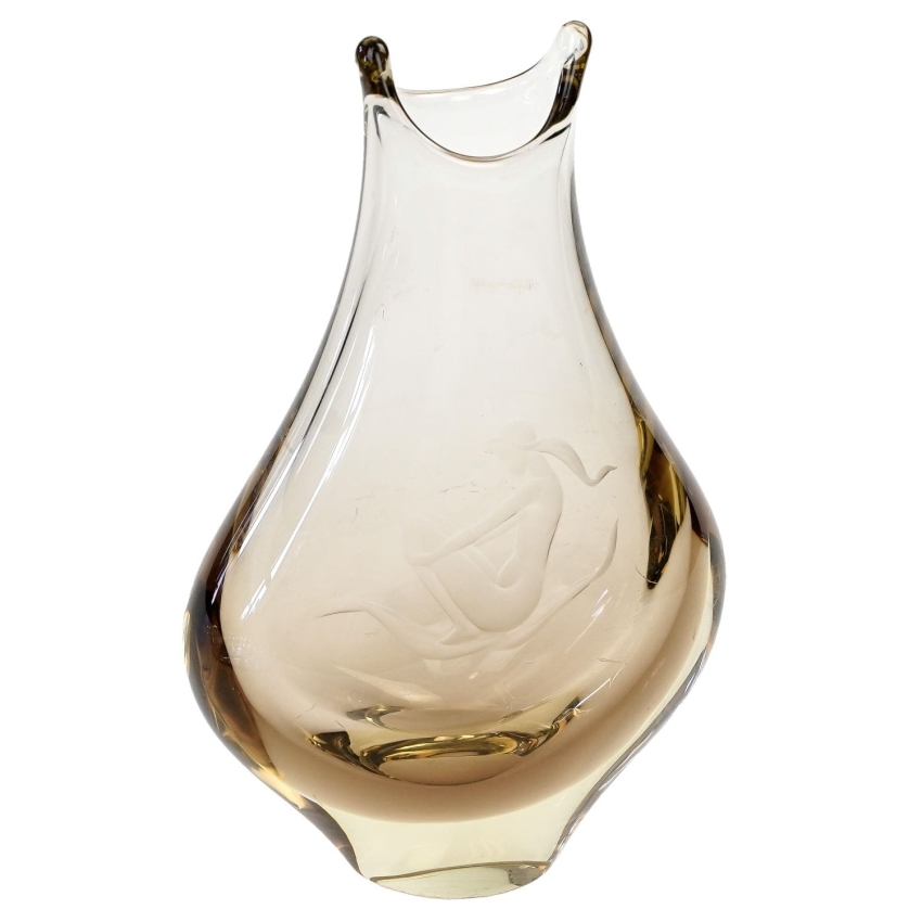 61669 ŽELEZNY BROD M. KLINGER BRĄZOWO-CYTRYNOWY WAZON SZLIFOWANA NAGA NIEWIASTA (1).jpg