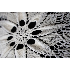 61788 BIAŁY INTRYGUJĄCY OWALNY OBRUS ROBIONY NA DRUTACH 145 X 110 CM (5).jpg