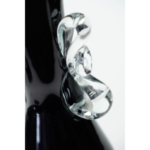 61871 TARNOWIEC CZARNY WYSOKI WAZON Z DEKORACYJNYMI NAKŁADKAMI MOTYLKI (3).jpg