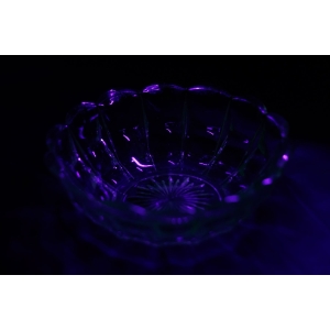 61879 SZKŁO URANOWE MISA ART-DECO W KOSTKĘ ŚWIECI W UV. J. STOLLE NIEMEN (6).jpg