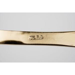 61949 DUŻY WIDELEC DO RYB W ZŁOTYM KOLORZE TRZONEK Z RÓŻĄ (4).jpg