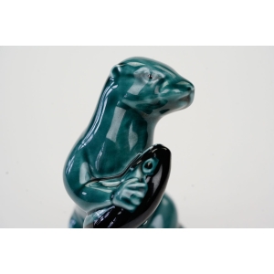 62012 ANGILA POOLE CERAMICZNA FIGURKA WYDRA Z RYBĄ (2).jpg