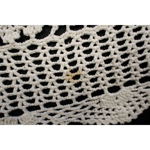 62450 SZYDEŁKO KREMOWY OBRUS W ROZETY 75 X 70 CM (6).jpg