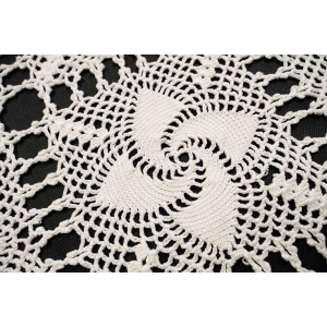 62462 SZYDEŁKO SPORY OBRUS WZÓR W WIRY 140 X 135 cm (3).jpg