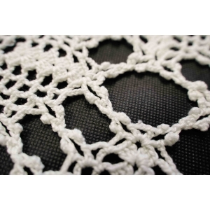 62462 SZYDEŁKO SPORY OBRUS WZÓR W WIRY 140 X 135 cm (4).jpg