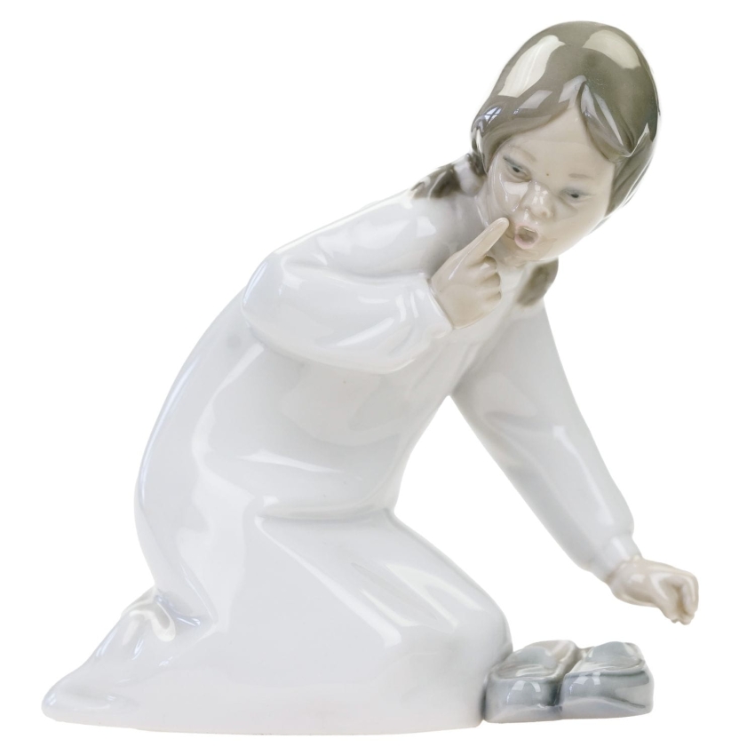 62486 LLADRO RĘCZNIE MALOWANA FIGURKA DZIEWCZYNKI (1).jpg