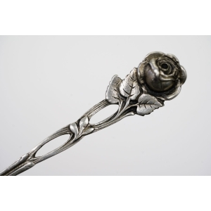 63073 SREBRO PRÓBA 800 NOŻYK DO MASŁA BARDZO ELEGANCKI Z RÓŻĄ WAGA 14,7 G (2).jpg