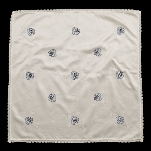 ADAMASZEK OBRUS HAFT KRZYŻYKOWY BRATKI 81 X 81 CM