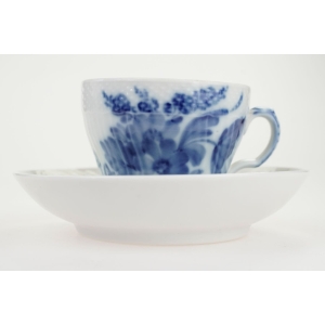 49038 ROYAL COPENHAGEN FILIŻANKA ZE SPODKIEM NIEBIESKIE KWIATY (2).jpg