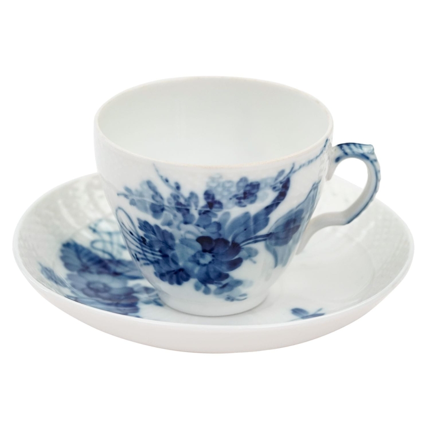 63450 ROYAL COPENHAGEN FILIŻANKA ZE SPODKIEM NIEBIESKIE KWIATY (1).jpg