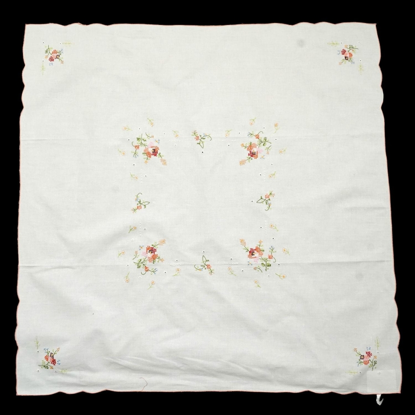 63565 OBRUS RĘCZNY HAFT KRZYŻYKOWY MAKI 82 X 81 CM (1).jpg