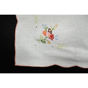 63565 OBRUS RĘCZNY HAFT KRZYŻYKOWY MAKI 82 X 81 CM (4).jpg