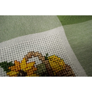 63567 ZIELONA KRATA I HAFT KRZYŻYKOWY SŁONECZNIKI ŚLICZNY OBRUS 85 X 85 CM (4).jpg