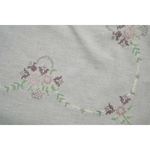 63568 STARY OBRUS RĘCZNY HAFT KRZYŻYKOWY KOSZE KWIATÓW 74 X 70 CM (2).jpg