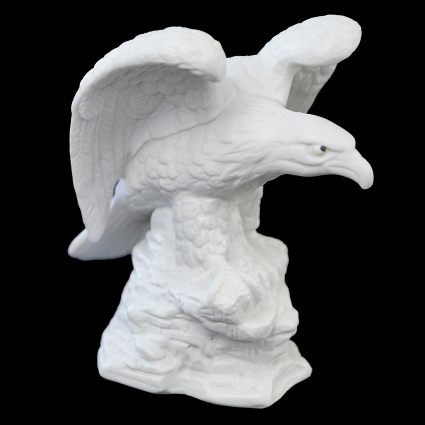 63612 ŚLICZNA BISKWITOWA FIGURA PRZEDSTAWIAJĄCA ORŁA JASTRZĘBIA (1).jpg
