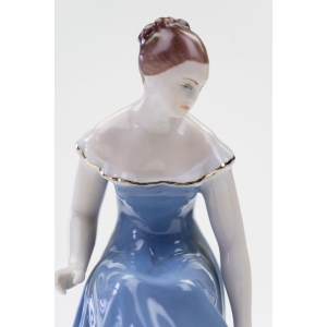 63913 ROYAL DUX FIGURKA RĘCZNIE MALOWANA KOPCIUSZEK (4).jpg