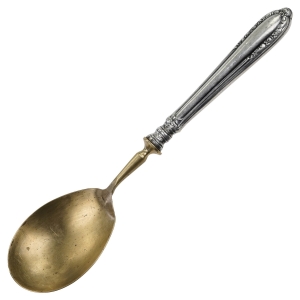 64132 ŚLICZNA ŁYŻKA ŚRODKA STOŁU DO ŚMIETANKI ZE SREBRNYM TRZONKIEM PRÓBY 800 (1).jpg