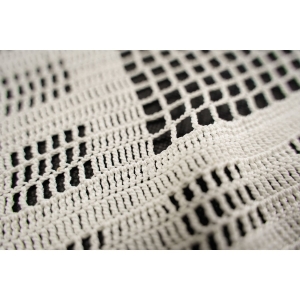 64203 SZYDEŁKO ŚLICZNY BIAŁY OBRUS GEOMETRYCZNY WZÓR 107 X 87 cm (4).jpg