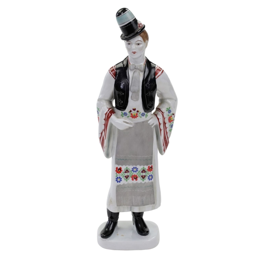 64255 HOLLOHAZA DUŻA FIGURA MĘŻCZYZNY W STROJU LUDOWYM (1).jpg