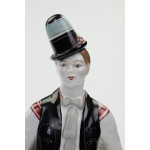 64255 HOLLOHAZA DUŻA FIGURA MĘŻCZYZNY W STROJU LUDOWYM (2).jpg