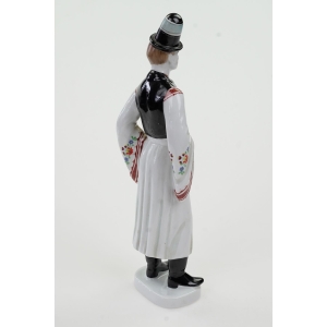 64255 HOLLOHAZA DUŻA FIGURA MĘŻCZYZNY W STROJU LUDOWYM (3).jpg