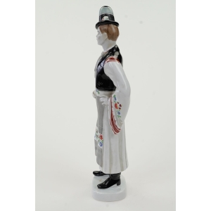 64255 HOLLOHAZA DUŻA FIGURA MĘŻCZYZNY W STROJU LUDOWYM (4).jpg