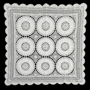 SZYDEŁKO I PŁÓCIENNE WSTAWKI STARY OBRUS 84 X 80 CM